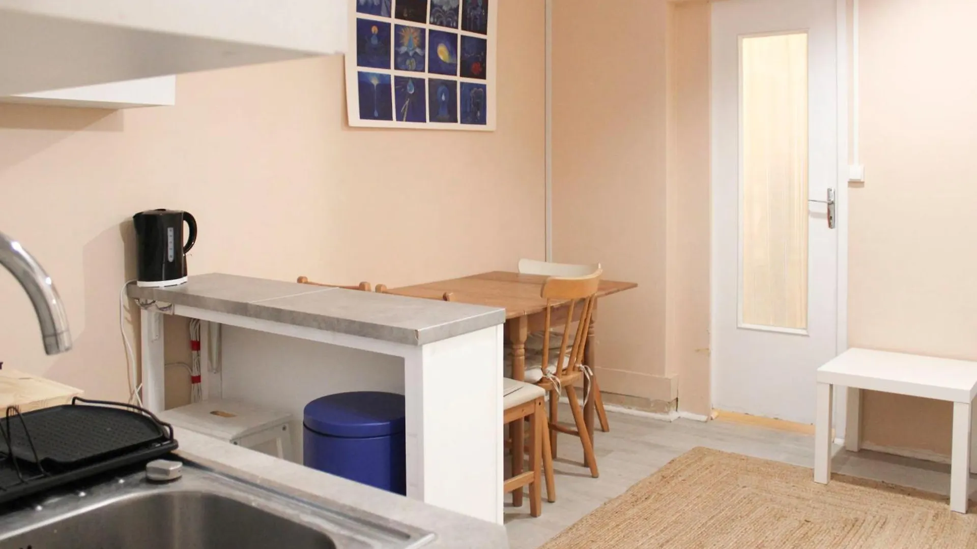 Charming Apartment For 4 People In Paris 15 0*,  Francia