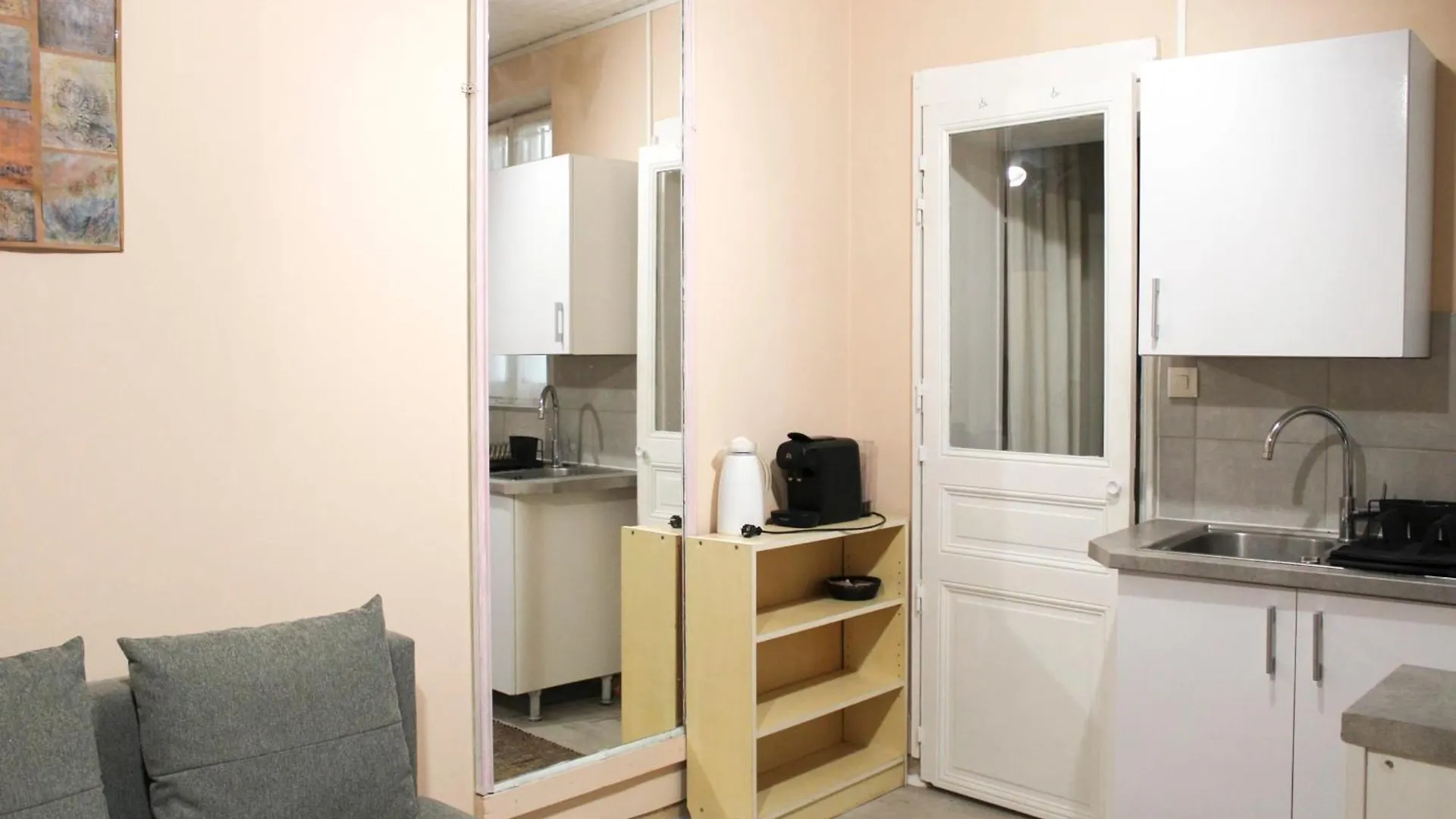 Charming Apartment For 4 People In Paris 15