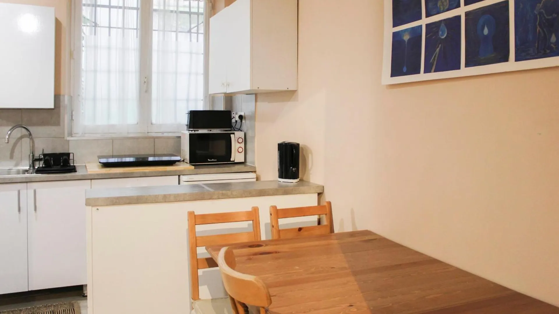 Charming Apartment For 4 People In Paris 15
